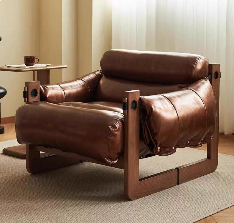 Single armchair, mid-century modern style, casual chair for living room, retro single person sofa chair in the living room.