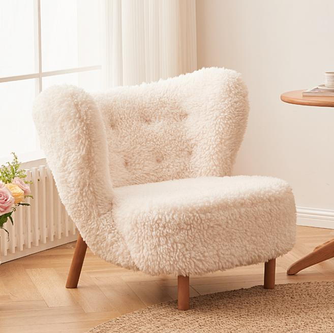 Lazy sofa chair with sheepskin upholstery in white color, for use on balcony, for relaxation, long-haired chair for bedroom, single-seat chair.