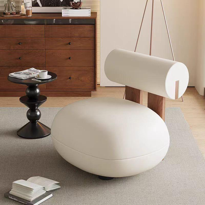 Creamy style single sofa chair, luxurious and modern, for lazy sofa in living room and bedroom. Simple and elegant sheepskin and hippopotamus leather chair.